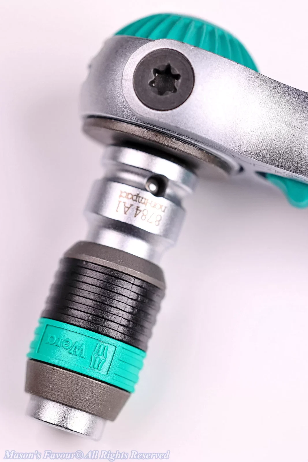 Wera KK-ZYKLOP-1/4" Ratchet Wrench Set - Eyeball Connector, engaged with the Bushing Adapter