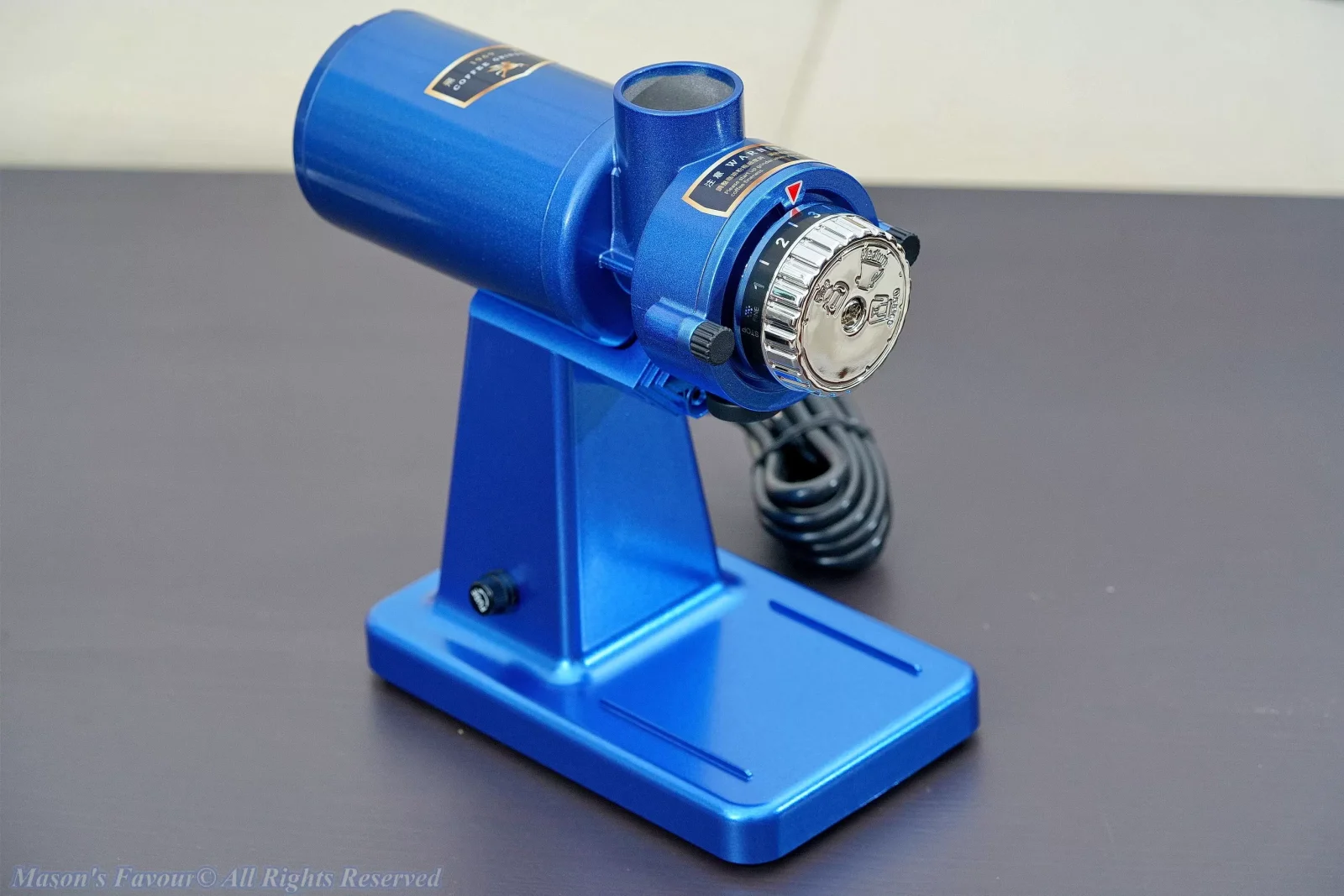 Yang-Chia Machine Coffee Grinder 690N - Perspective 2